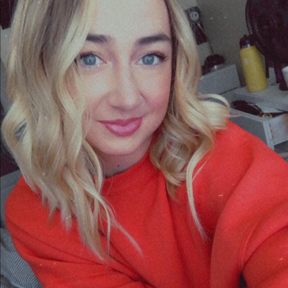 Meet your Posher, Becca